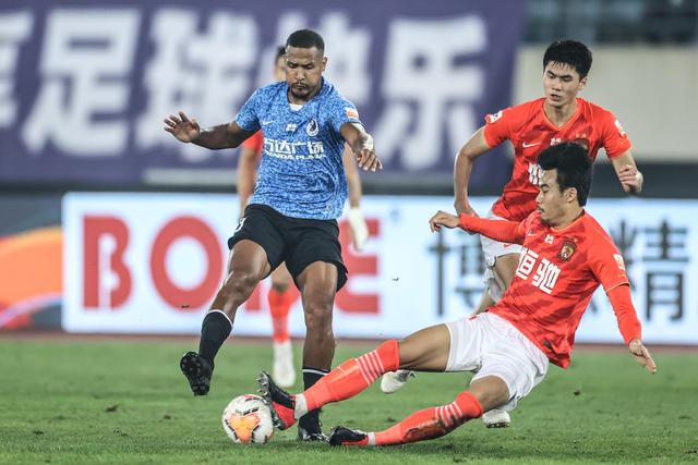 贝林厄姆数据下滑明显 从8球3助到0球2助